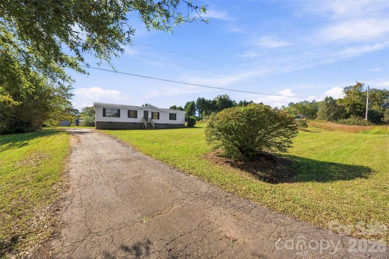 144 Sonja Dr, Statesville, NC 28677