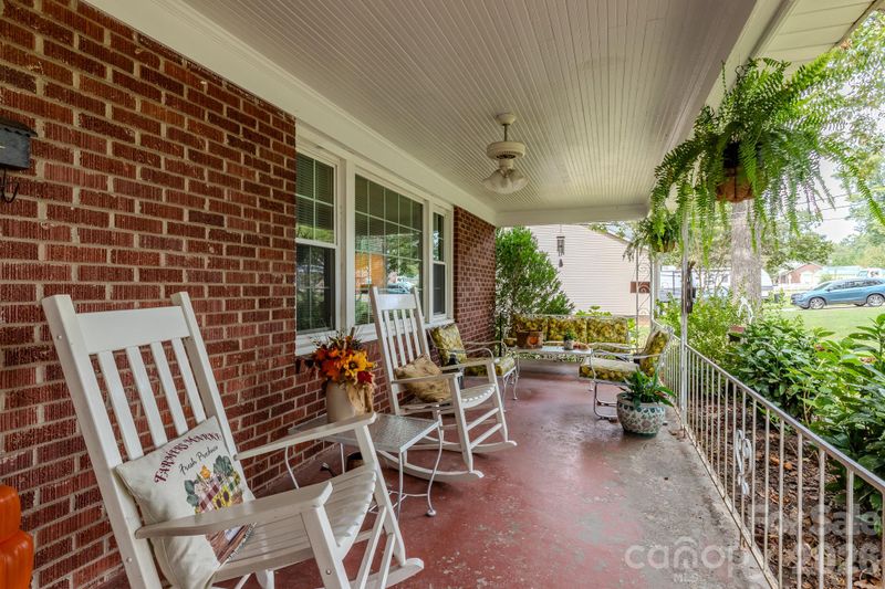 1004 Woodside Dr, Kings Mountain, NC 28086
