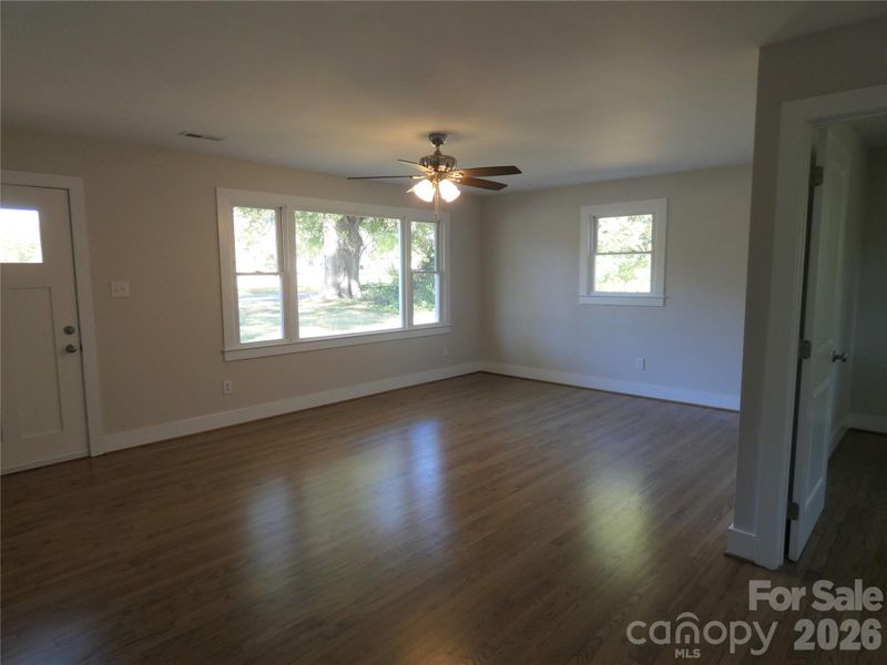 201 D St, Statesville, NC 28677