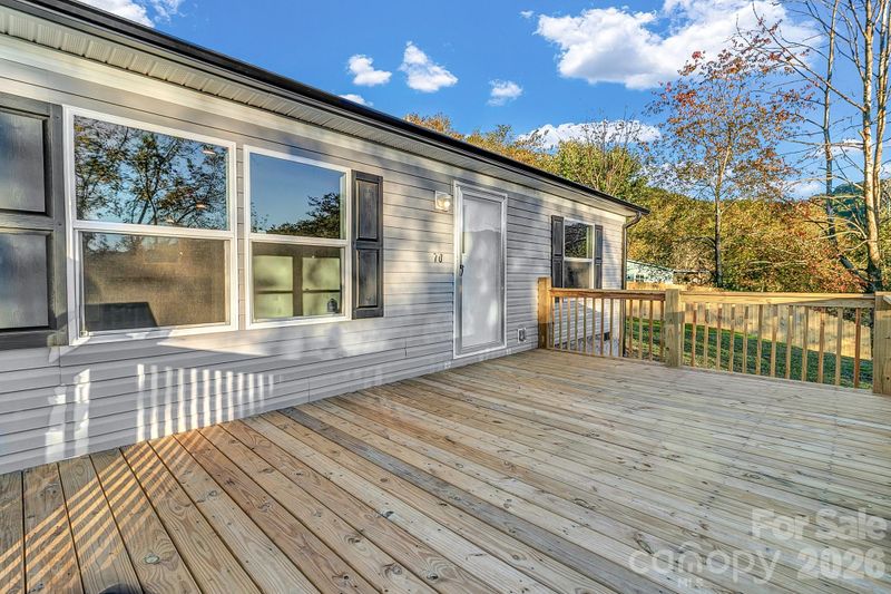 70 Windy Hill Ln, Canton, NC 28716