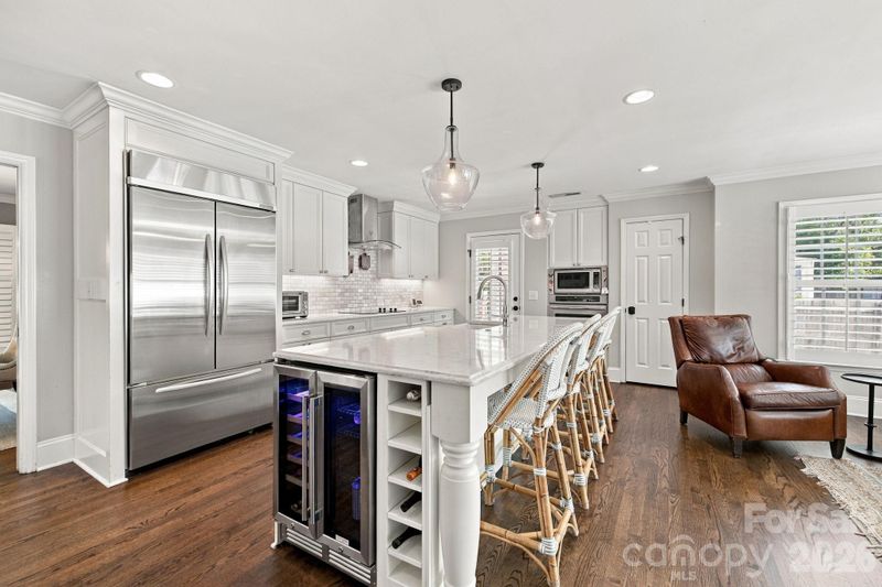 1901 Runnymede Ln, Charlotte, NC 28211