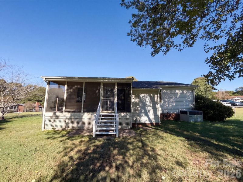 1815 Gray Bark Dr, Gastonia, NC 28054