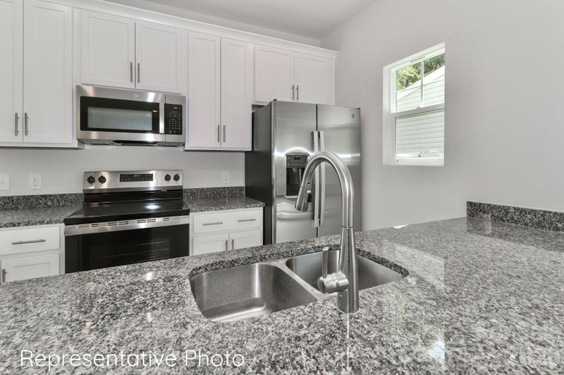792 Hillard St, Statesville, NC 28625