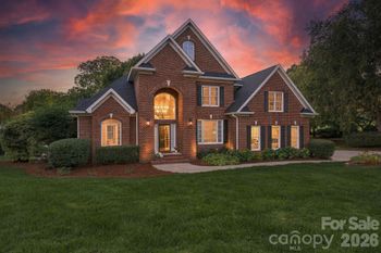 105 Kings Crest Dr, Mooresville, NC 28117