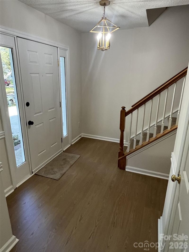 5326 Groveton Ct, Charlotte, NC 28269