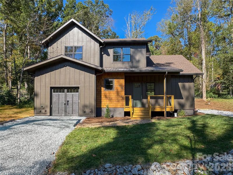 140 Walnut St, Arden, NC 28704