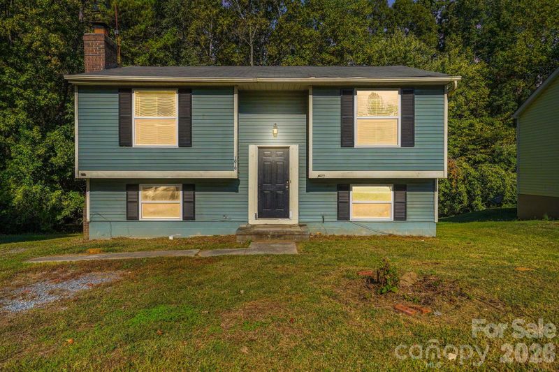1010 Glenfiddich Dr, Charlotte, NC 28215