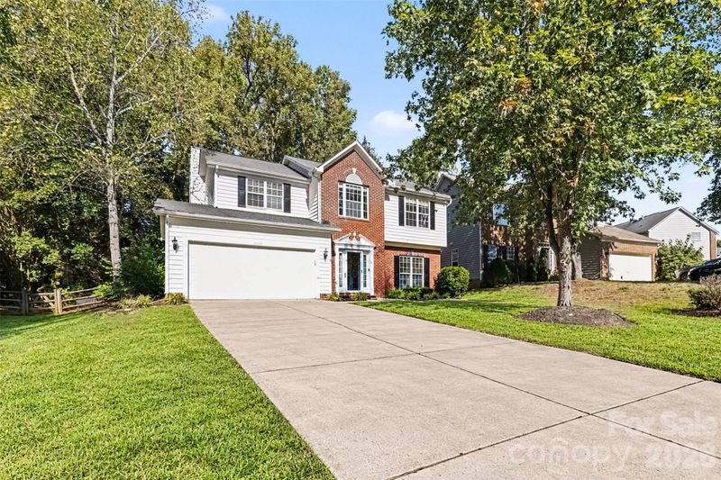 9423 Willow Tree Ln, Charlotte, NC 28277