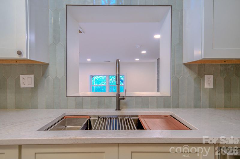 115 Silver Dapple Ln, Hendersonville, NC 28792
