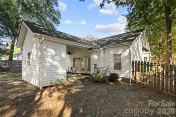 8913 Arbor Grove Ln, Charlotte, NC 28277