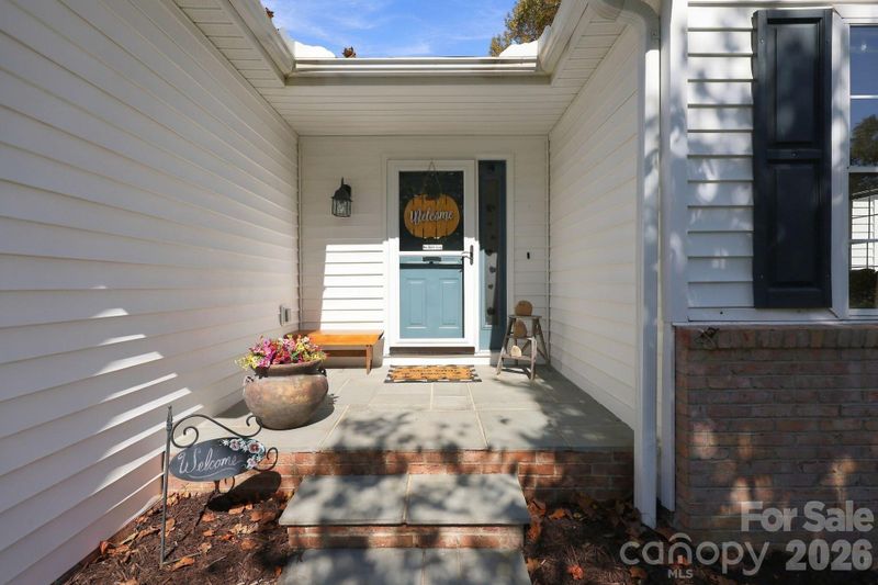 6 Pebble Beach Ct, Etowah, NC 28729