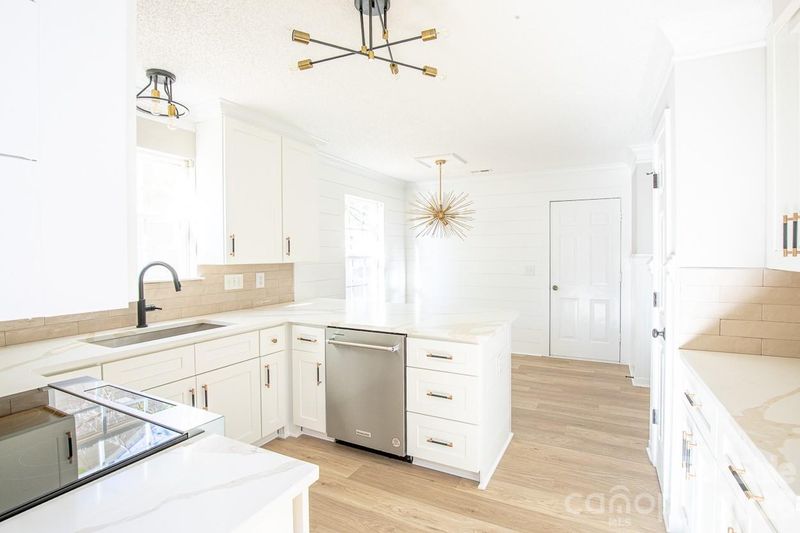 1036 Valley Forge Rd, Clover, SC 29710