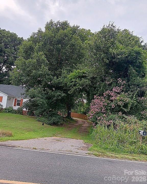 4831 Sulphur Springs Rd NE, Hickory, NC 28601