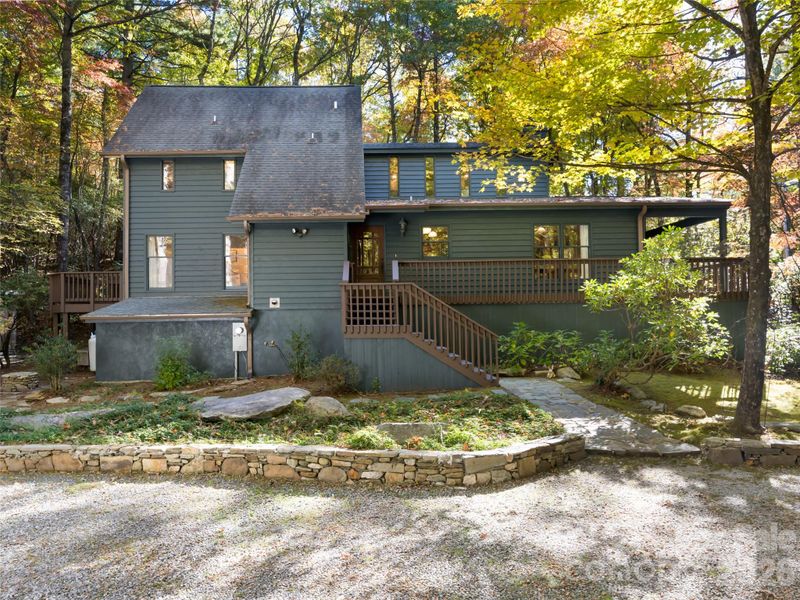 944 Cold Mountain Rd, Lake Toxaway, NC 28747