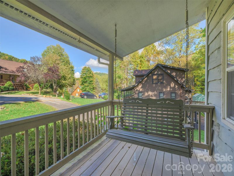 99 Cripple Creek Rd, Waynesville, NC 28785