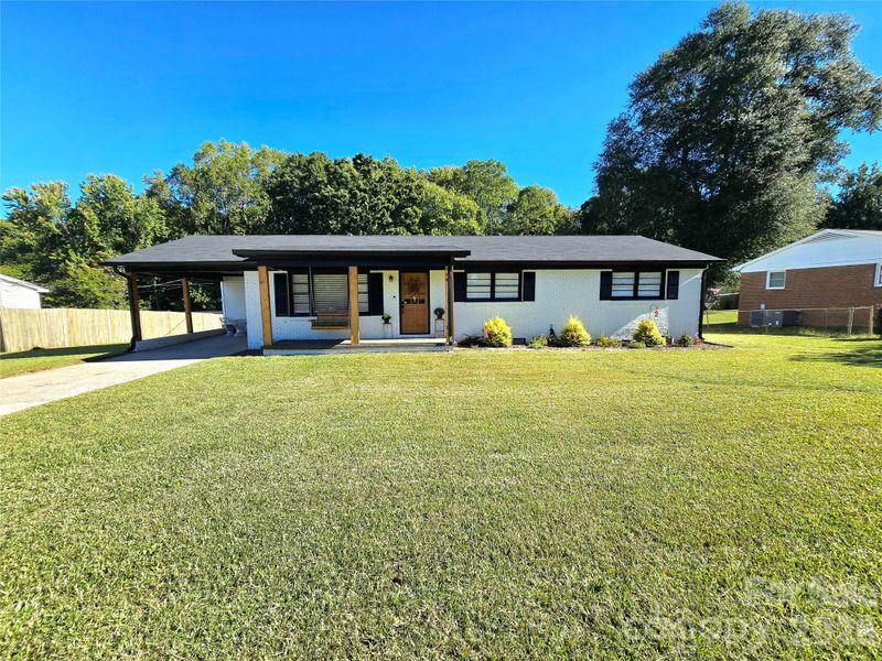 2610 Fairgreen Dr, Gastonia, NC 28056