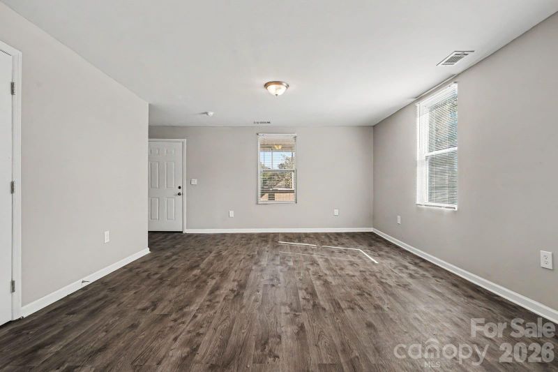 38 Pine St, Great Falls, SC 29055