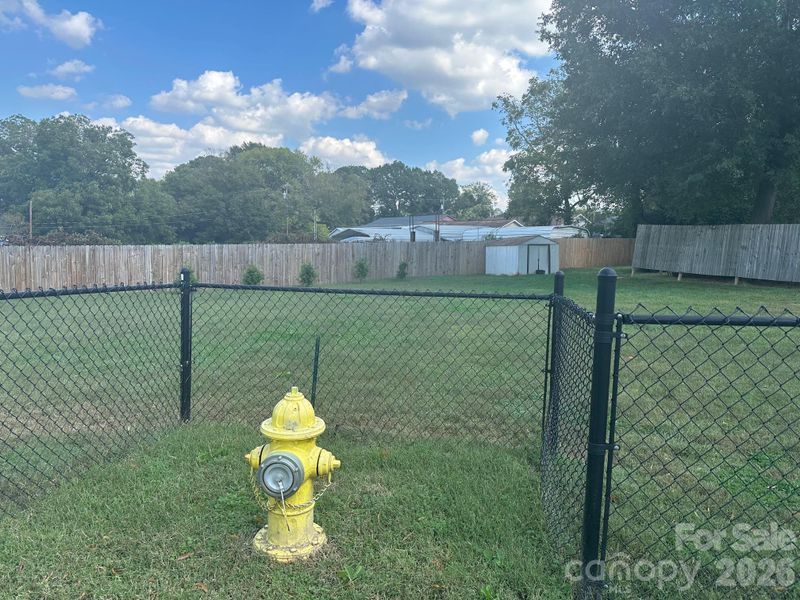 821 Hoskins Rd, Charlotte, NC 28208