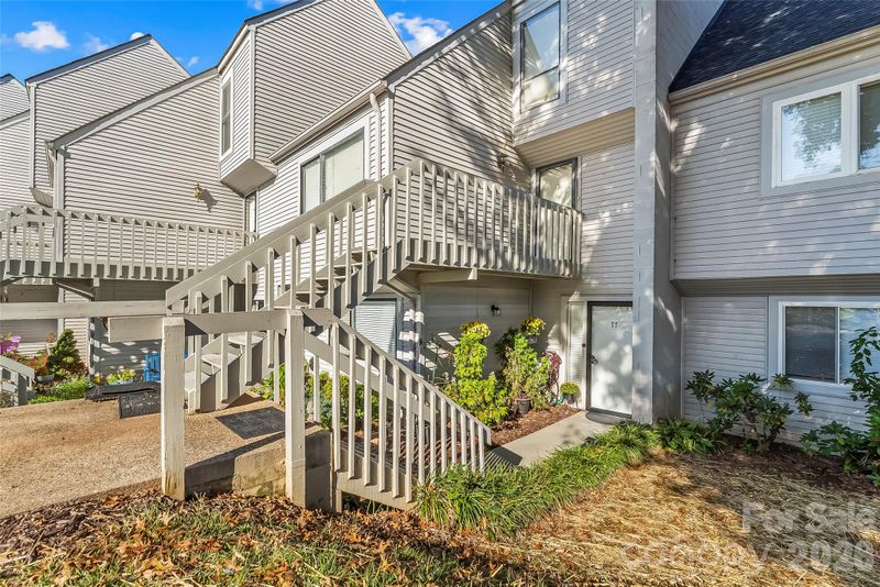 1050 21st Ave, Hickory, NC 28601