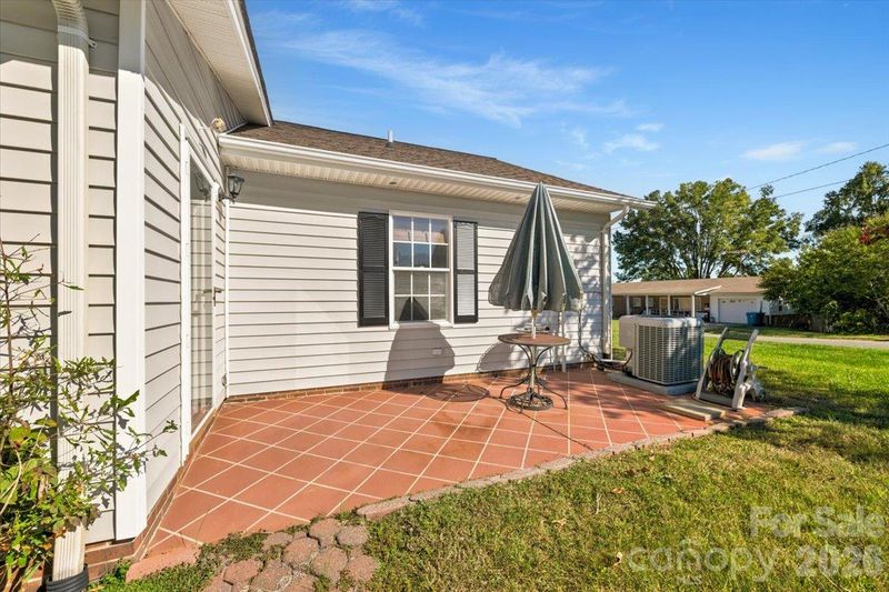 121 24th St NW, Hickory, NC 28601