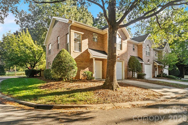 4766 Hunter Crest Ln, Charlotte, NC 28209
