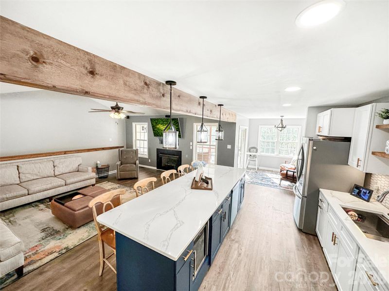 3232 47th Avenue Pl, Hickory, NC 28601