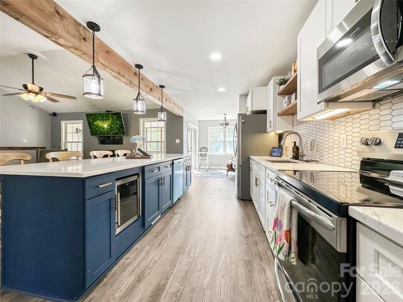 3232 47th Avenue Pl, Hickory, NC 28601