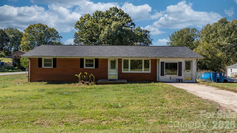 2509 29th St, Hickory, NC 28601