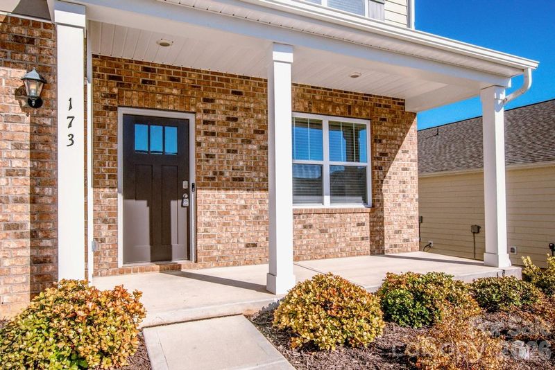 173 Calvin Creek Dr, Troutman, NC 28166