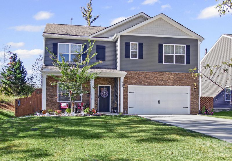 37 Caitlin Heights Ct, Fletcher, NC 28732