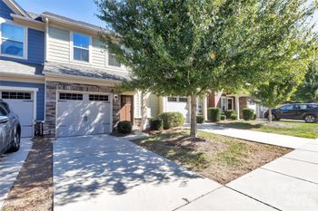 315 Pond Place Ln, Matthews, NC 28104