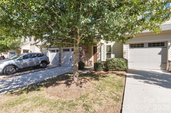 315 Pond Place Ln, Matthews, NC 28104
