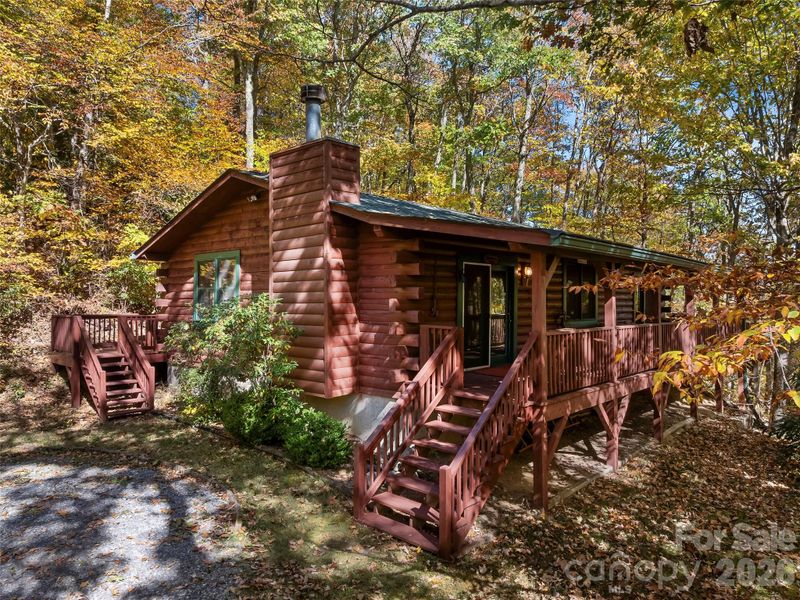 716 Wolf Laurel Dr, Maggie Valley, NC 28751