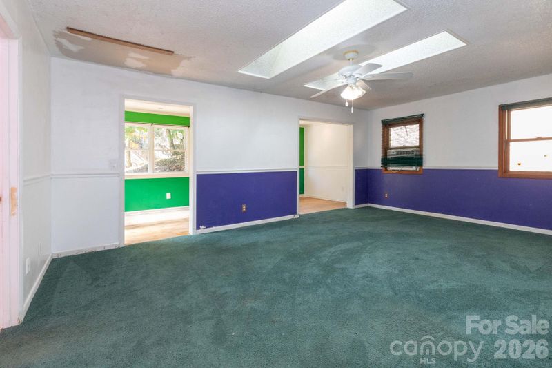 65 Chestnut Hill Rd, Black Mountain, NC 28711