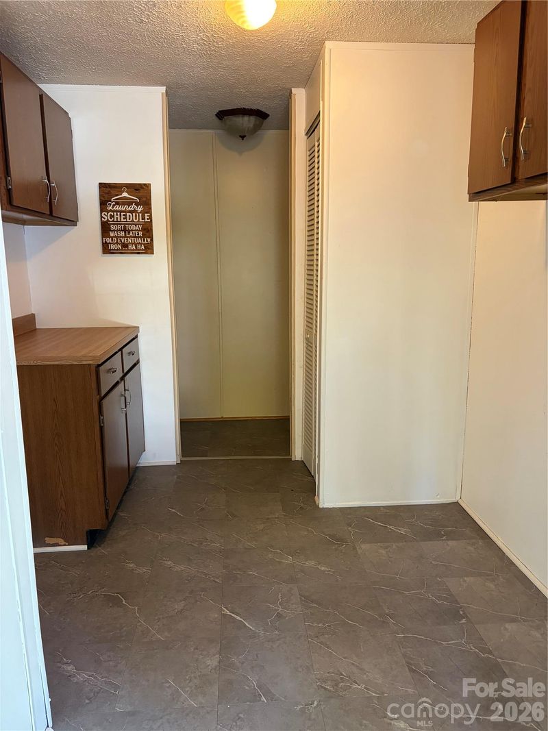 1210 Sidney Dr, Salisbury, NC 28147