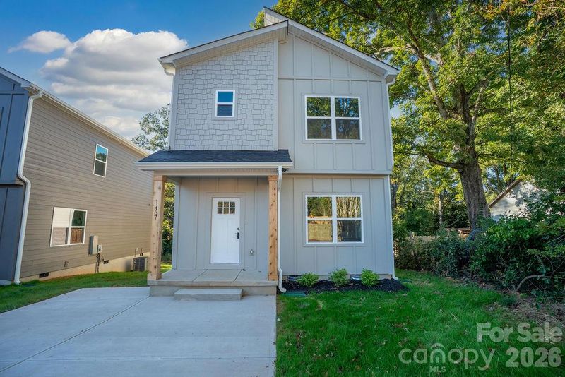 1437 10th Ave SW, Hickory, NC 28602