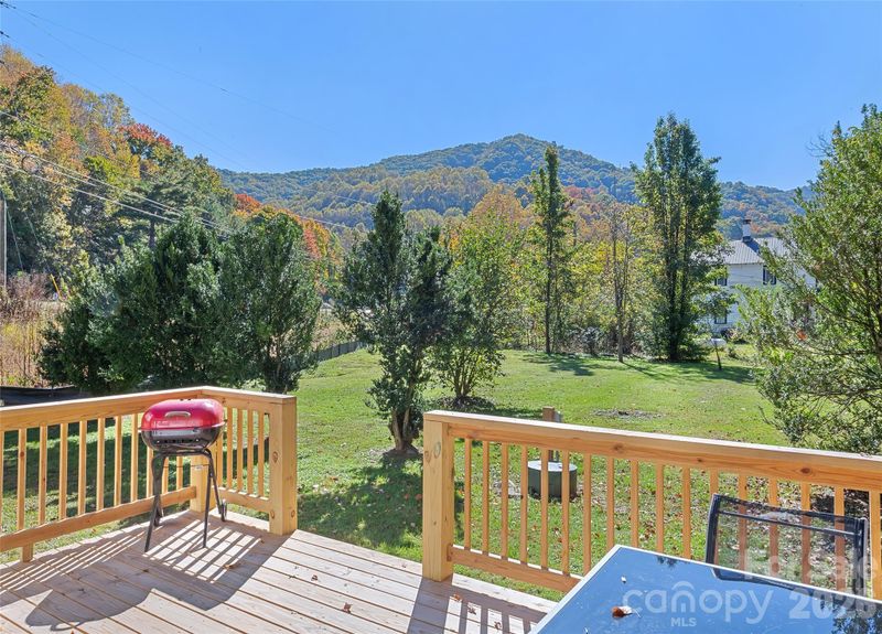 179 Jonathan Creek Rd, Waynesville, NC 28785
