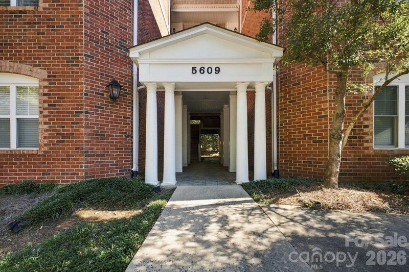 5609 Fairview Rd #5, Charlotte, NC 28209