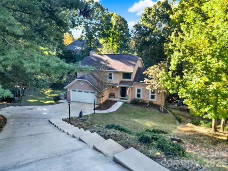 7055 Mariners Ct, Tega Cay, SC 29708
