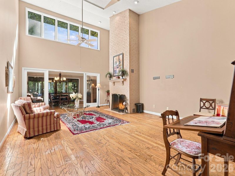 5429 Sharon Rd, Charlotte, NC 28210