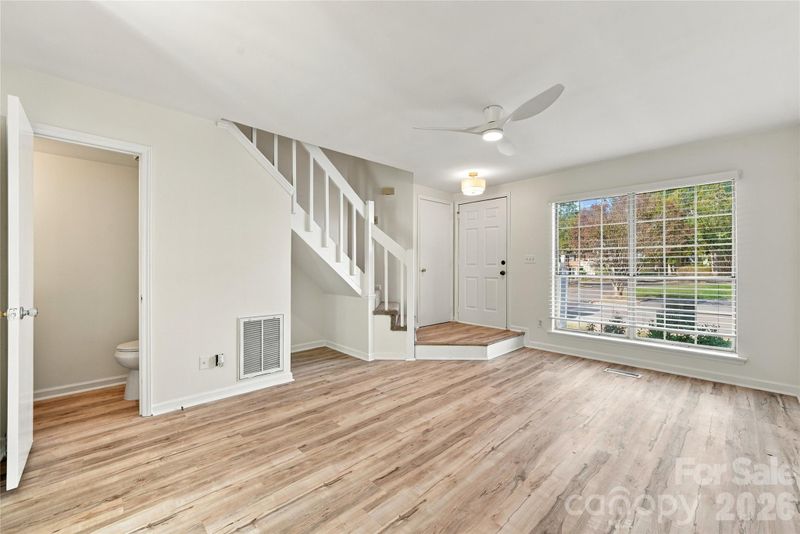 8231 Circle Tree Ln, Charlotte, NC 28277