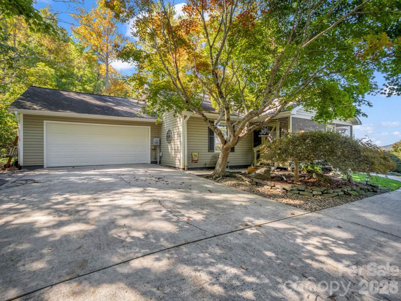 178 Hilltop View Dr, Fletcher, NC 28732