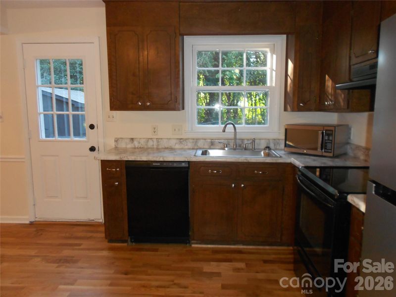 6519 Old Meadow Rd, Charlotte, NC 28227