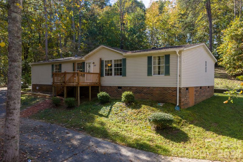 3297 Stony Brook Cir, Newton, NC 28658