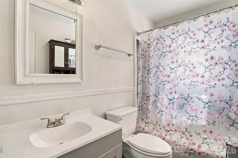 1612 Hawfield Rd, Charlotte, NC 28214