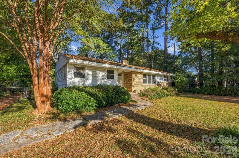1427 Westbrook Cir, Gastonia, NC 28052