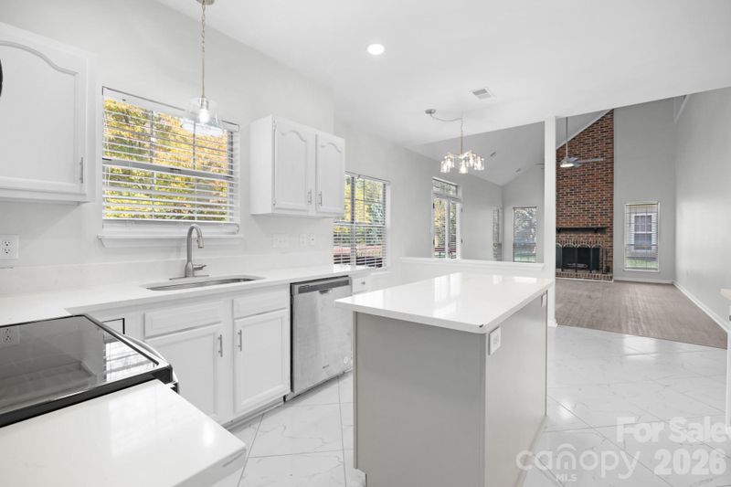 7334 Reynard Ln, Charlotte, NC 28215