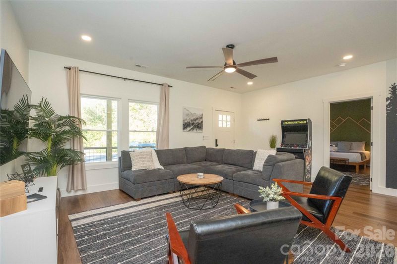 56 Short Dix Creek Rd, Leicester, NC 28748