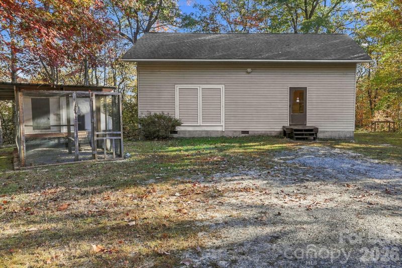 235 Inez Dr, Rosman, NC 28772