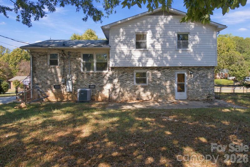 1530 Kingston Dr, Kannapolis, NC 28083